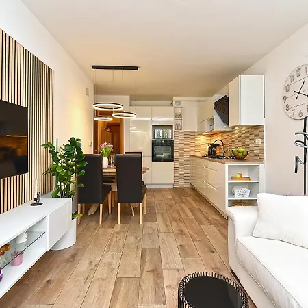 2207 Apartmán Pula