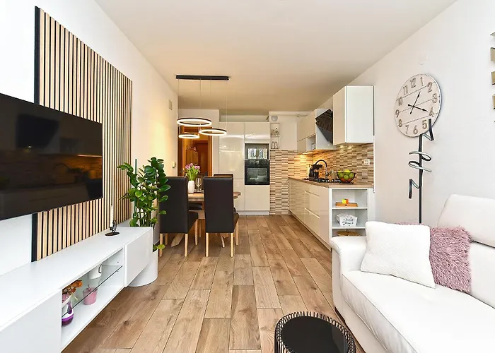 2207 Apartment Pula